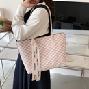 Cartera Evelyn modelo crema